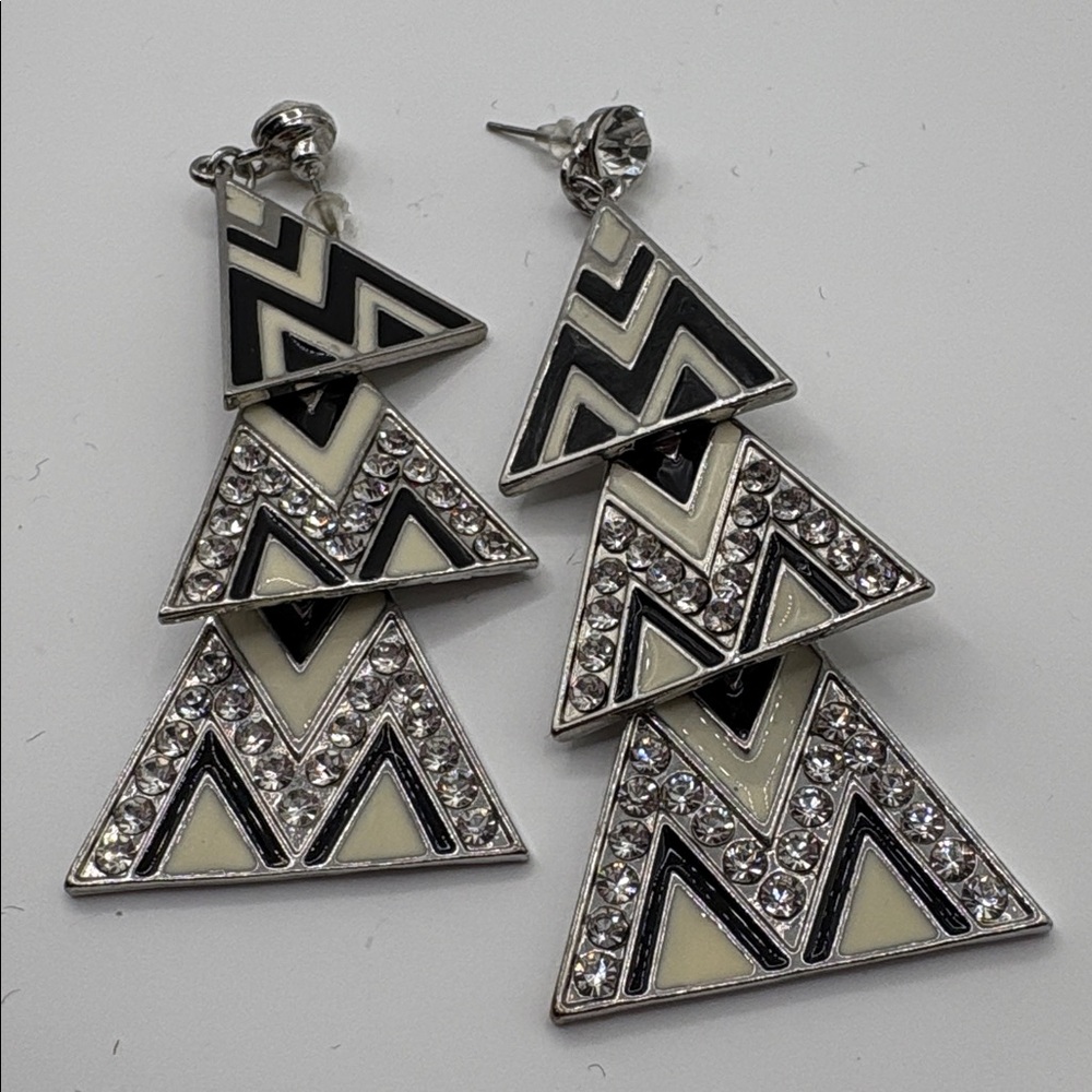 Vintage Black and Silver Chevron Earrings 3”
zig zigzag - Picture 2 of 6